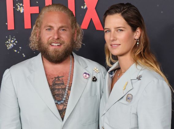 Sarah Brady (Surfer) Wiki, Biography, Parents, Boyfriend, Birthday, Age, Height & More 8 Sarah Brady with her ex Jonah Hill