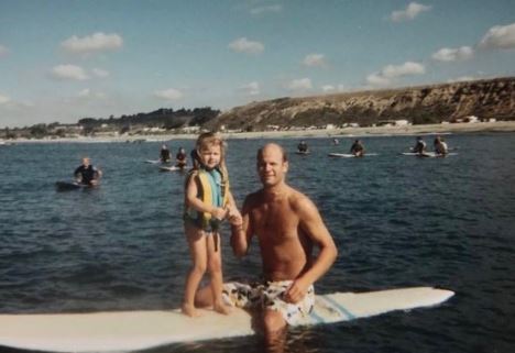 Sarah Brady (Surfer) Wiki, Biography, Parents, Boyfriend, Birthday, Age, Height & More 3 Sarah Brady with her father Matt Brady
