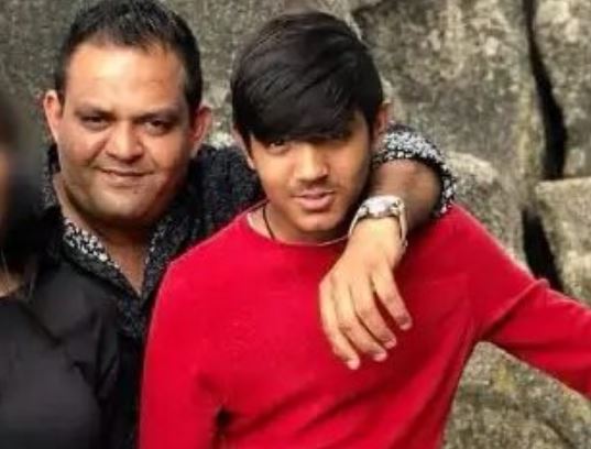 Tathya Patel Age, Parents, Biography, Wiki, Ahmedabad Accident, Girlfriend, Family & More 3 Tathya Patel with his father Pragnesh Patel