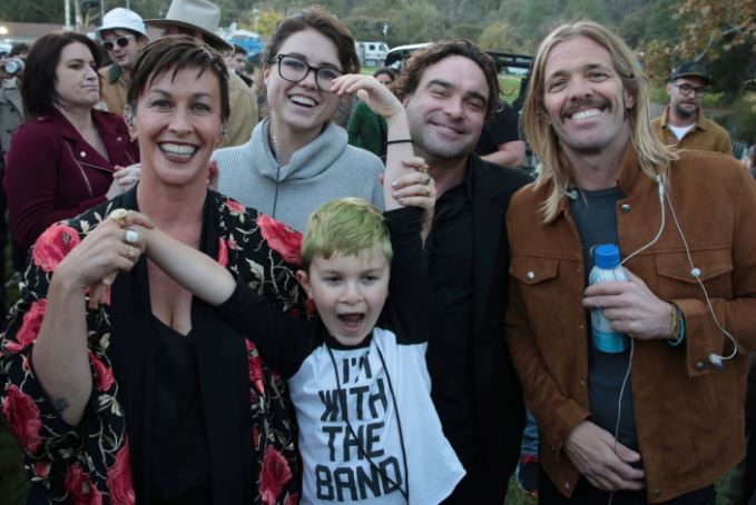 Taylor Hawkins Age, Wife, Children, Parents, Net Worth, Death Reason, Biography & More 5 Taylor Hawkins family