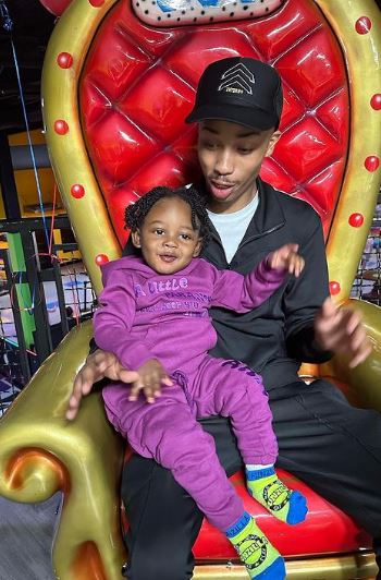 YNG Cheese Age, Girlfriend, Family, Biography, Wiki, Death Cause, Kids, Net Worth & More 7 YNG Cheese with his son Chase Amari Dash