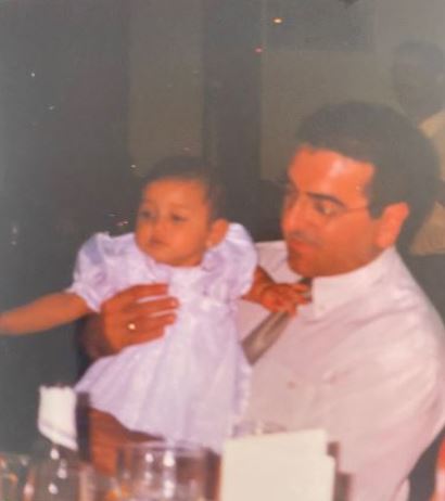 Cindy Kimberly Wiki, Biography, Husband, Birthday, Parents, Ethnicity, Net Worth & More 3 Young Cindy with her dad