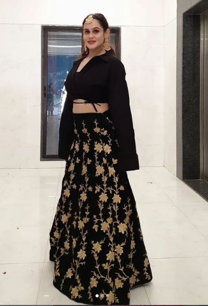 Alina Sen Age, Height, Husband, Wiki, Boyfriend, Family, Biography & More 3 Alina Sen height