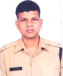 Prabhakar Chaudhary (IPS) Wiki, Wife, Age, Parents, Education, BIO, UPSC Rank & More 2 An old photo of Prabhakar Chaudhary