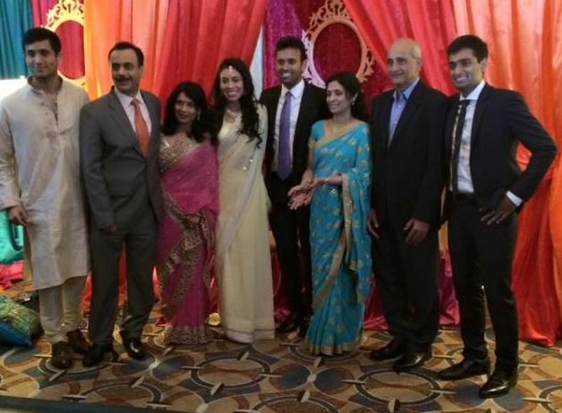 Apoorva Tewari Ramaswamy Wiki (Vivek Ramaswamy’s Wife) Age, Net Worth, Family, Kids, Nationality, Religion & More 4 Apoorva Tewari Ramaswamy with her family