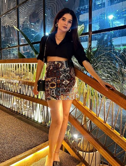 Bhavika Sharma Wiki, Birthday, Age, Parents, Height, Boyfriend, Biography, Net Worth & More 8 Bhavika Sharma height