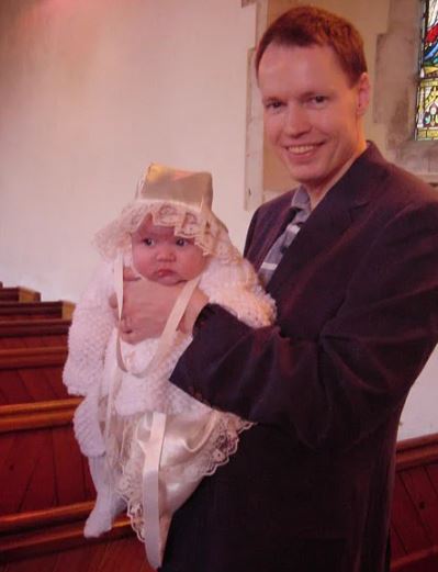 Lydia Violet Height, Age, Wiki, Boyfriend, Parents, Net Worth, Biography & More 2 Childhood photo of Lydia with her dad