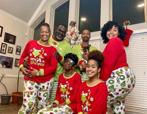 Crystal Williams (Dancer) Age, Biography, Wiki, Boyfriend, Height, Parents, Net Worth & More 8 Crystal Williams with her family