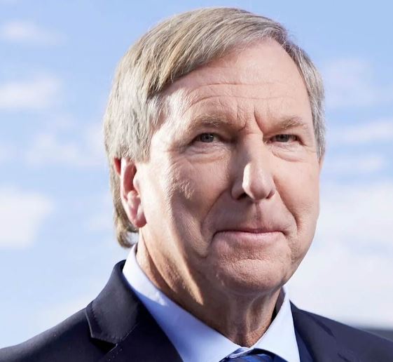 Derek Watts biography