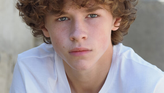 Dylan Hoffman Age, Parents, Height, Girlfriend, Biography, Wiki, Net Worth & More 15 Dylan Hoffman