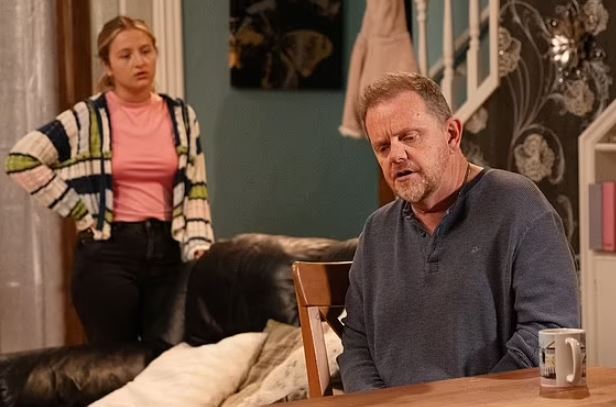 Emmerdale Lloyd Wife, Age, Kids, Biography, Wiki, Family, Death, Career & More 5 Emmerdale Lloyd biodata