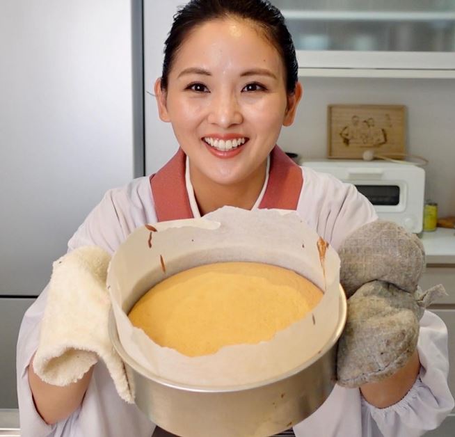 Kimono Mom Age, Husband, Kids, Biography, Wiki, Net Worth, Family, Height & More 8 Kimono Mom career