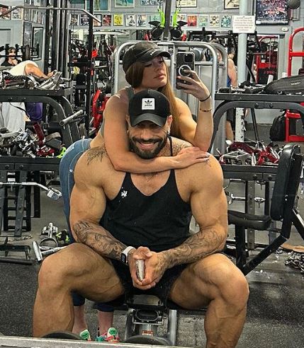 Lukas Lakutsin Height, Weight, Age, Girlfriend, Parents, WIKI, Biography & More 4 Lukas Lakutsin with his girlfriend Smantha