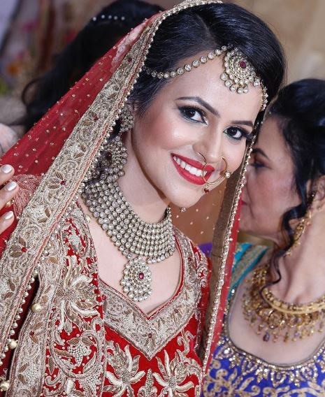 Prerna Malhan Age, Birthday, Husband, Family, Net Worth, BIO, Height & Wiki 5 Prerna Malhan as bride