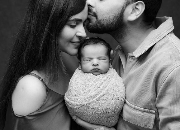 Prerna Malhan Age, Birthday, Husband, Family, Net Worth, BIO, Height & Wiki 9 Prerna Malhan with her husband Harsh Gupta and son Asher