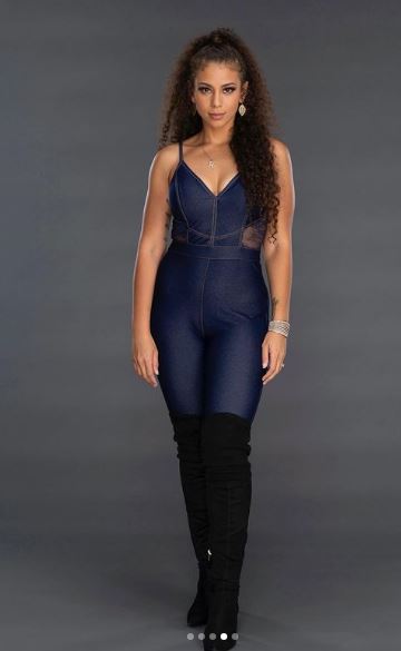 Samantha Irvin height