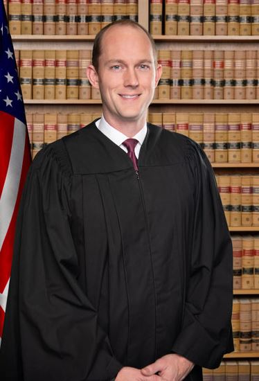 Scott McAfee (Judge) Wiki, Age, Wife, Family, Education, Biography & More 2 Scott McAfee is a judge