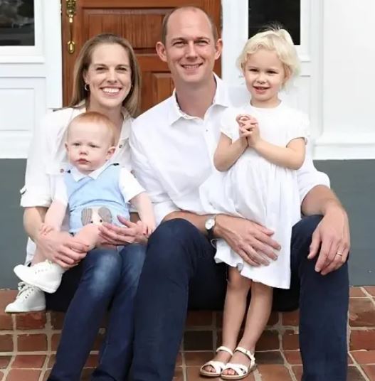 Scott McAfee (Judge) Wiki, Age, Wife, Family, Education, Biography & More 5 Scott McAfee with his wife & kids