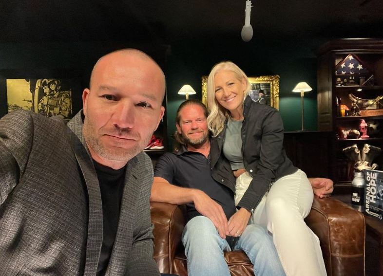 Shawn Ryan (SEAL) Wiki, Age, Wife, Family, Biography, Net Worth, Career & More 4 Shawn Ryan with his friends