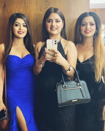 Shreya Tyagi with her friends