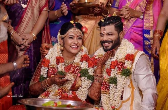 Sruthi Shanmuga wedding photo