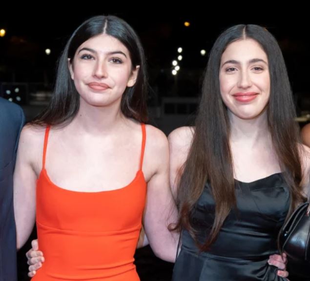 Sunny Sandler Age, Parents, Height, Birthday, Wiki, Biography, Boyfriend, School & More 4 Sunny Sandler with her sister