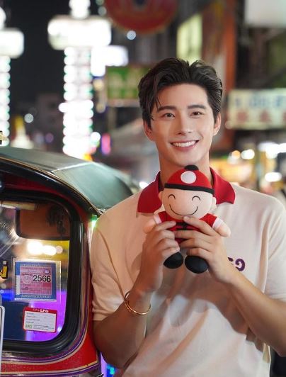 Thassapak Hsu Wife, Girlfriend, Age, Height, Family, Children ...