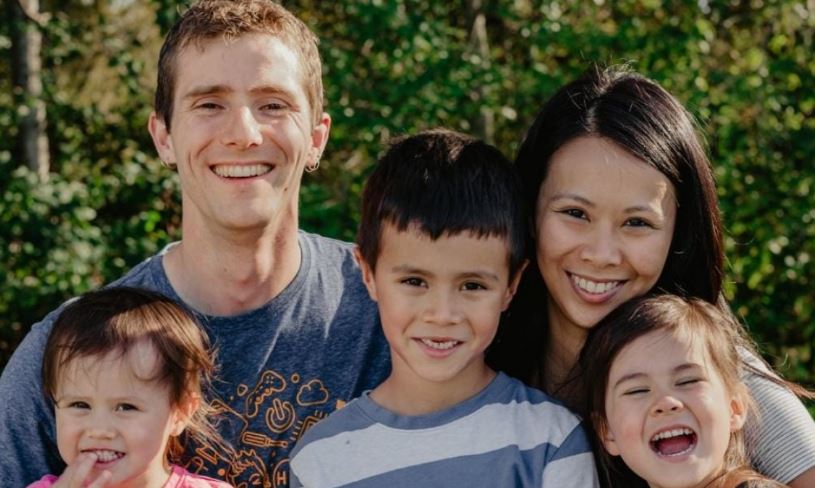 Yvonne Ho Age, Husband, Family, Kids, Biography, Wiki, Net Worth & More 6 Yvonne Ho with her husband and kids