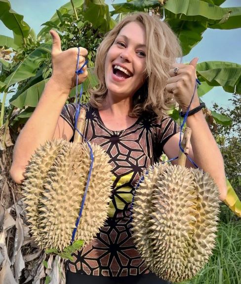 Zhanna D’Art Wiki, Biography, Age, Husband, Family, Weight, Height, Death & More 9 Zhanna D’Art died at the age of 39