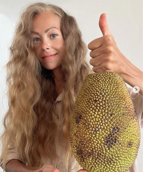 Zhanna D’Art Wiki, Biography, Age, Husband, Family, Weight, Height, Death & More 5 Zhanna D’Art was a vegan food influencer