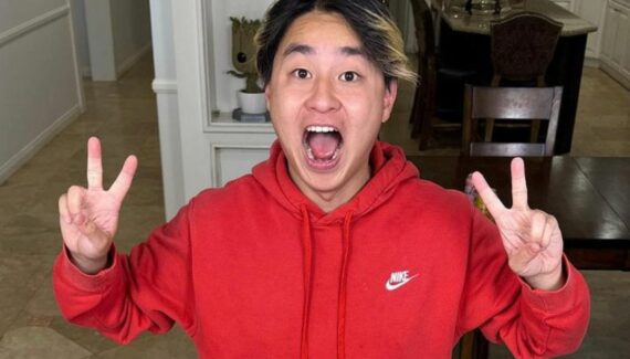 Zhong (Youtuber) Wiki, Biography, Age, Girlfriend, Height, Net Worth, Family & More 28 Zhong