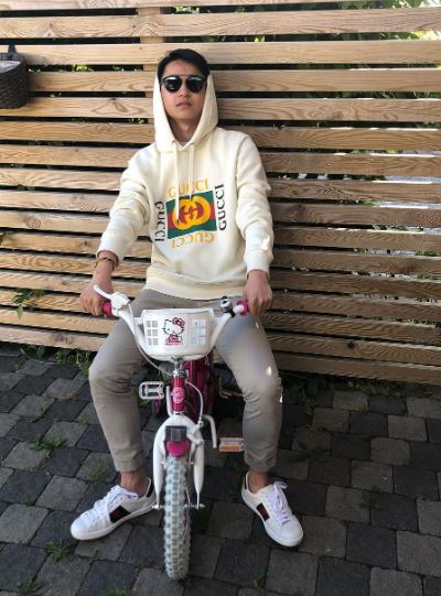 Zhong (Youtuber) Wiki, Biography, Age, Girlfriend, Height, Net Worth, Family & More 2 Zhong career