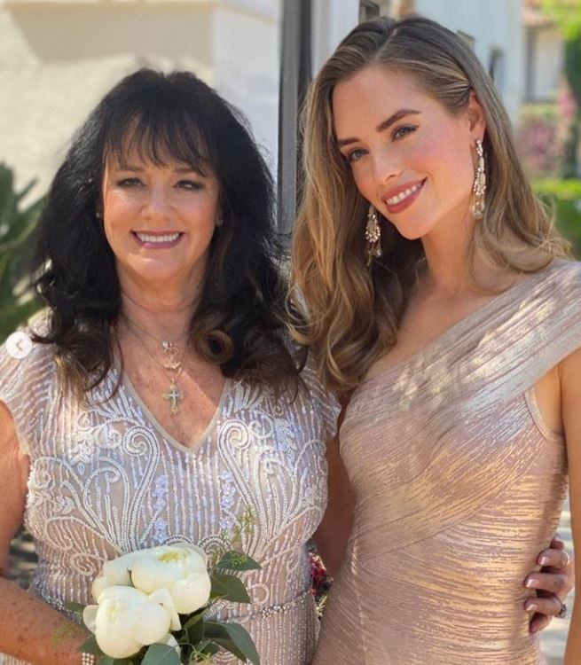 Alexandra Jarvis Age, Birthday, Wiki, Husband, Net Worth, Family, Height & BIO 7 Alexandra Jarvis with her mother Pamela
