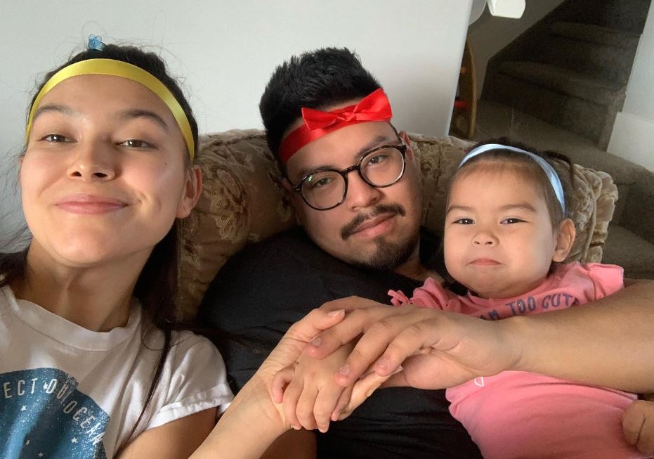 Alyssa Wapanatahk Age, Husband, Wiki, Height, Ethnicity, Family, Net Worth & BIO 11 Alyssa with her husband Kieran and daughter Wâpakwaniy