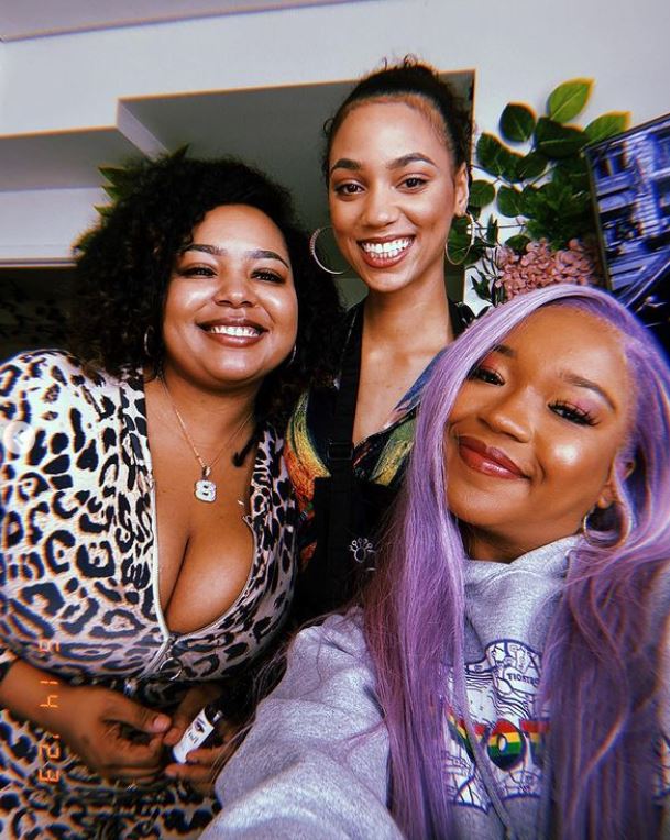 Bobbi Lanea (Flyana Boss) Age, Birthday, Height, Wiki, Net Worth, Boyfriend, Family & BIO 5 Bobbi Lanea with her friends