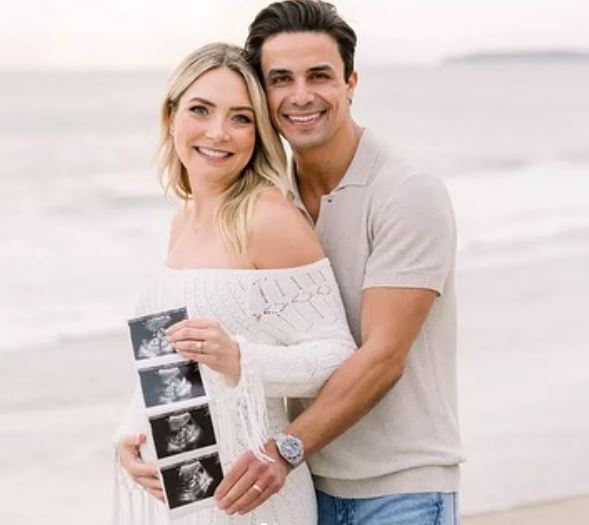 Gio Helou Age, Birthday, Parents, Wife, Wiki, Net Worth, Kids, Height & BIO 8 Gio Helou and his wife Tiffany Helou are expecting a baby '