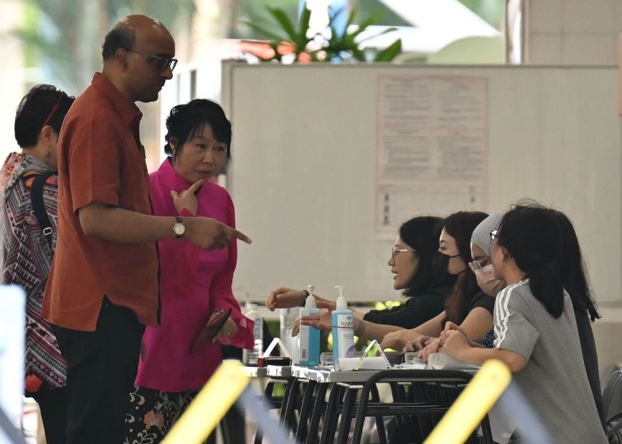 Jane Yumiko Ittogi Wiki (Tharman Shanmugaratnam’s Wife) Age, Children, Family, Biography & More 5 Jane Yumiko Ittogi career