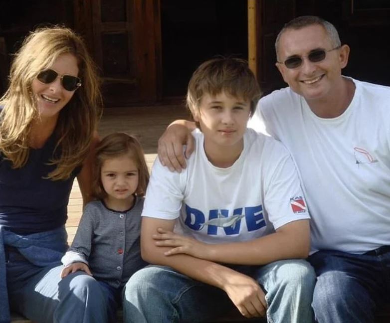 Johnny Elichaoff: Age, Wife, Children, Wiki, Family, Net Worth, Career & BIO 7 Johnny Elichaoff with his wife and kids