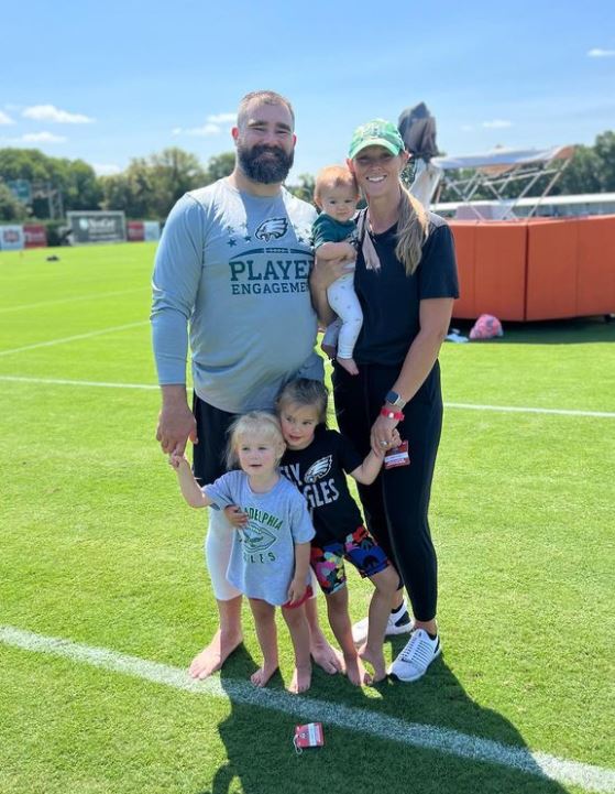 Kylie Kelce: Wiki, BIO, Age, Parents, Husband, Kids, Net Worth & More 3 Kylie Kelce with her family