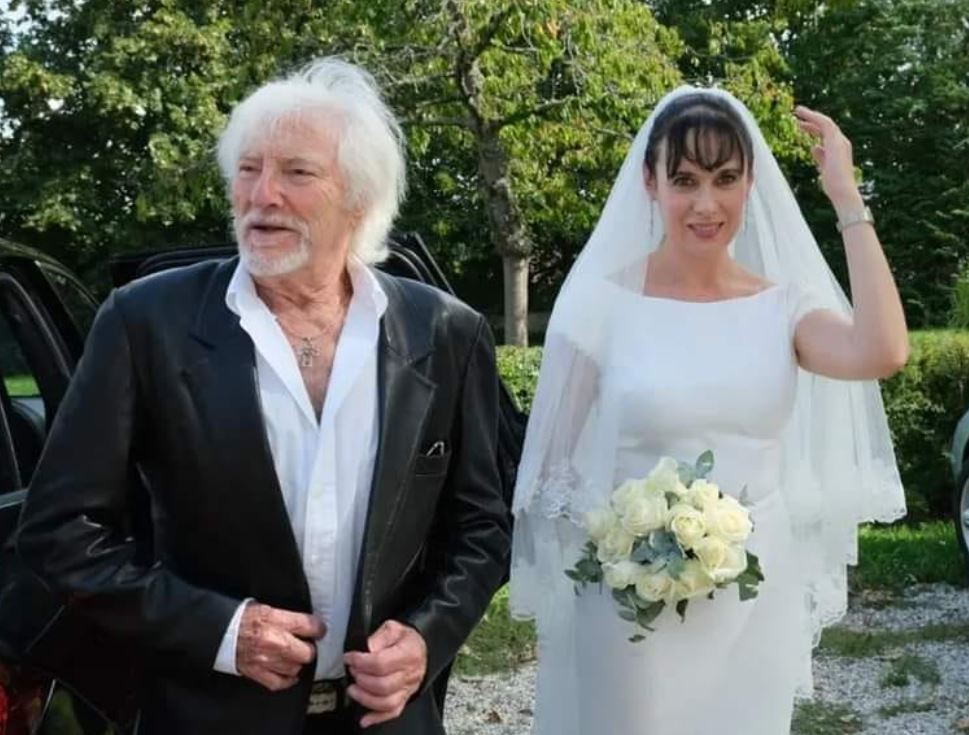 Murielle Megevand Age, Husband, Kids, WIKI, Family, Net Worth & BIO 7 Murielle Megevand and Hugues Aufray's wedding photo