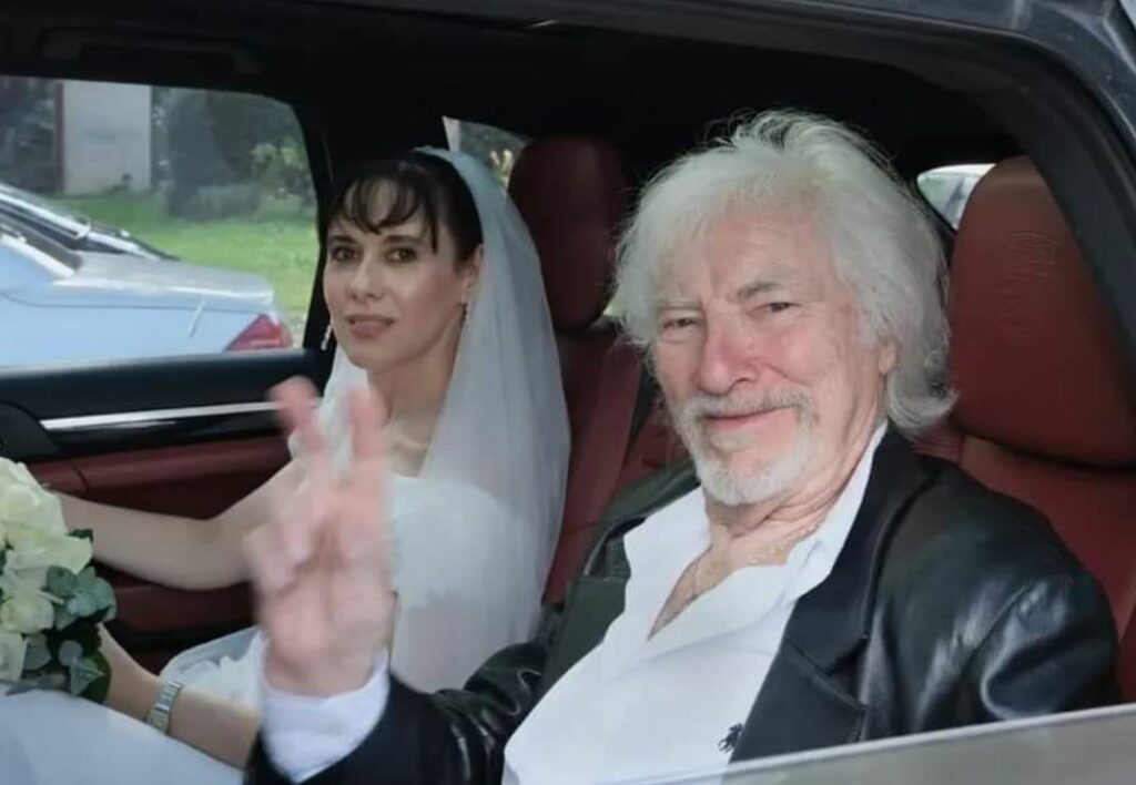 Murielle Megevand Age, Husband, Kids, WIKI, Family, Net Worth & BIO 5 Murielle Megevand and her husband Hugues Aufray marié