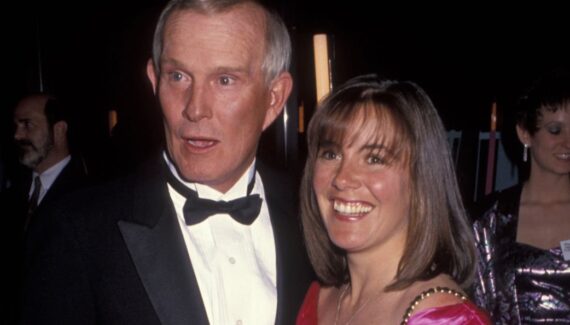 Marcy Carriker Age, Husband, Children, Family, Net Worth, Biography, Wiki & Details About Tom Smothers' Wife 11 Who is Marcy Carriker Wiki, Biography, Age, Family, and Facts About Tom Smothers’ Wife