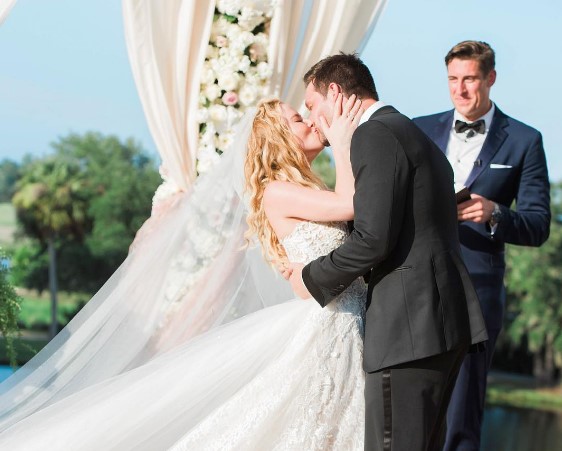 Who Is Todd Kapostasy? Wiki, Age, Net Worth, Height, Parents & Facts About Tara Lipinski's Husband 4 Todd Kapostasy & Tara Lipinski Weeding Pic