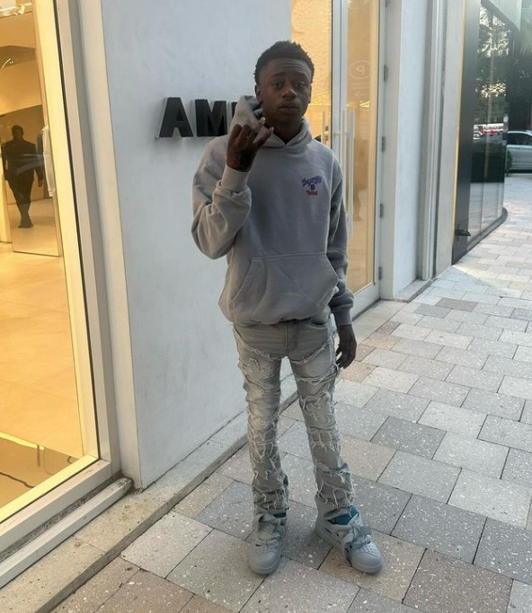 2sdxrt3all (Rapper) Wiki, Biography, Age, Wife, Girlfriend, Height, Weight, Net Worth, Family, Ethnicity, Career, and More 4 2sdxrt3all Physical appearance