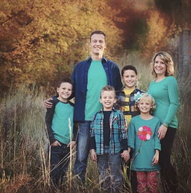 Bryton Myler (YouTuber) Wiki, Biography, Age, Girlfriend, Family, Ethnicity, Height, Weight, Net Worth, Career, and More 2 Bryton Myler with his Family