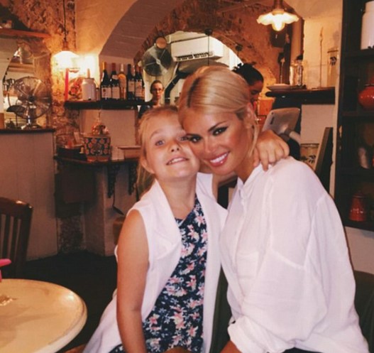 Madison Sims (Chloe Sims' Daughter) Wiki, Age, Height, Boyfriend, Family, Net Worth, Biography, and more 2 Chloe Sims and Madison Sims