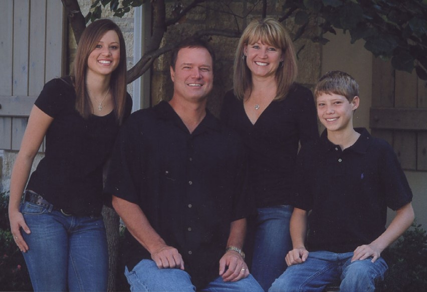 Cindy Self (Bill Self's wife) Wiki, Age, Children, Family, Net Worth, Height, Biography, Ethnicity, Career, and more 2 Cindy Self With her Family