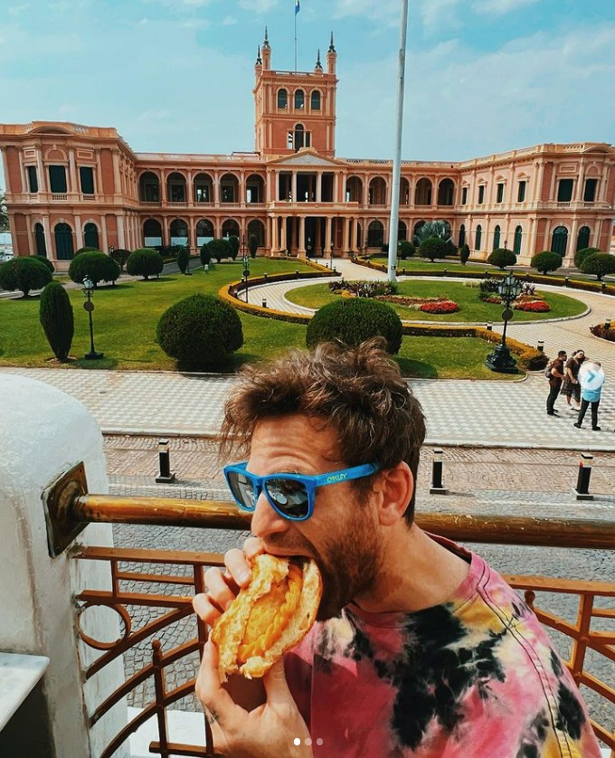 Federico Cyrulnik (Comedian) Wiki, Biography, Height, Weight, Age, Wife, Girlfriend, Net Worth, Family, Career & More 3 Federico Cyrulnik Enjoy his personal life