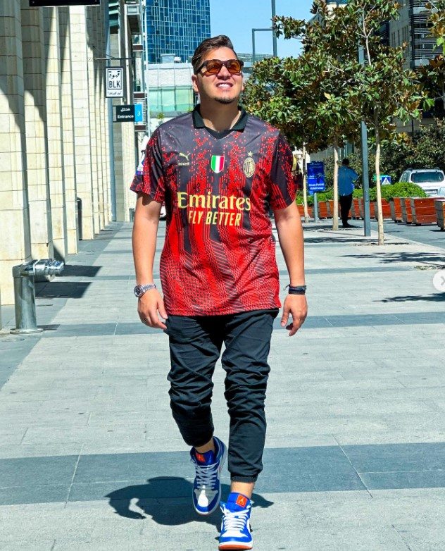 Mohamad Adnan physical appearance