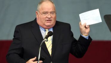 Far-right protester interrupts Dorsey hearing. Auctioneer-turned-congressman drones her out. 1 Far right protester interrupts Dorsey hearing. Auctioneer turned congressman drones her out